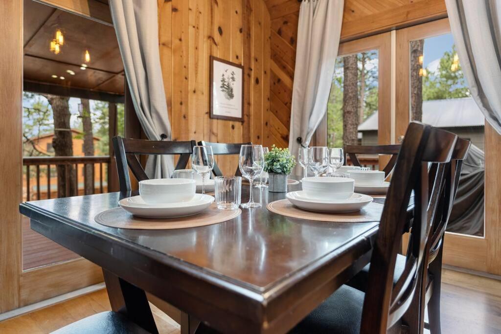 Luxury Cabin Oasis Getaway Heart Of Munds Park ภายนอก รูปภาพ