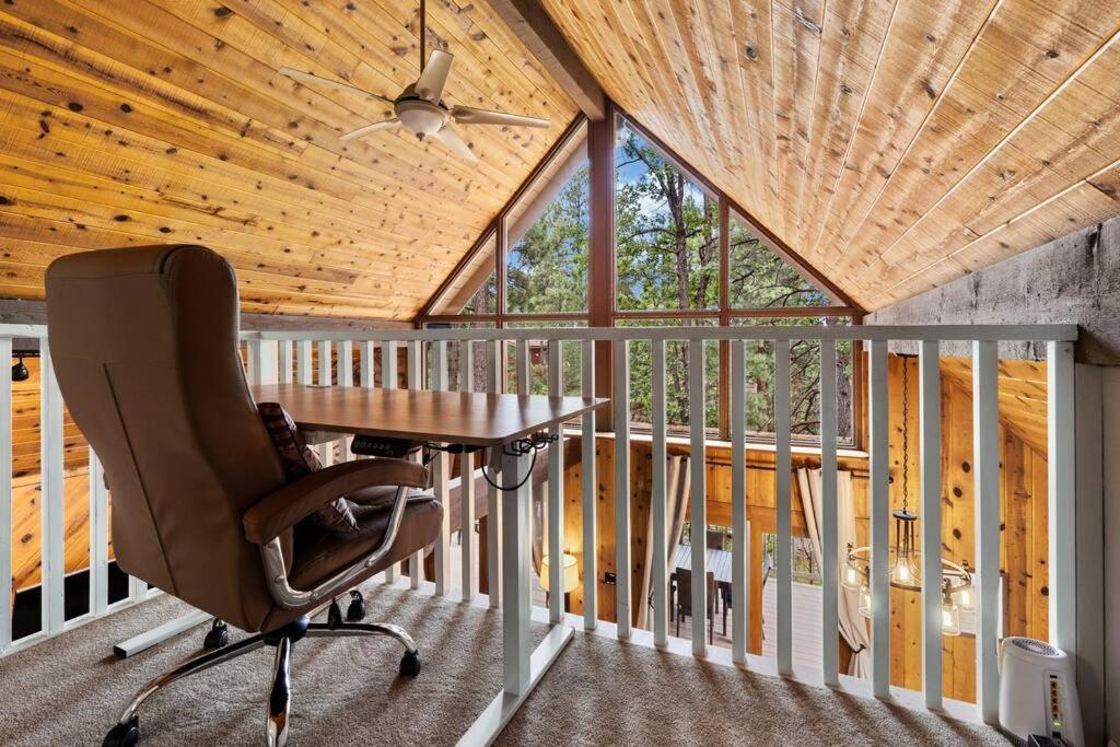 Luxury Cabin Oasis Getaway Heart Of Munds Park ภายนอก รูปภาพ