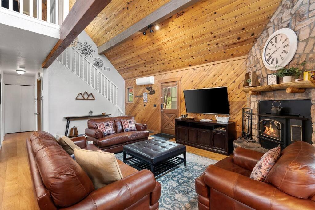 Luxury Cabin Oasis Getaway Heart Of Munds Park ภายนอก รูปภาพ