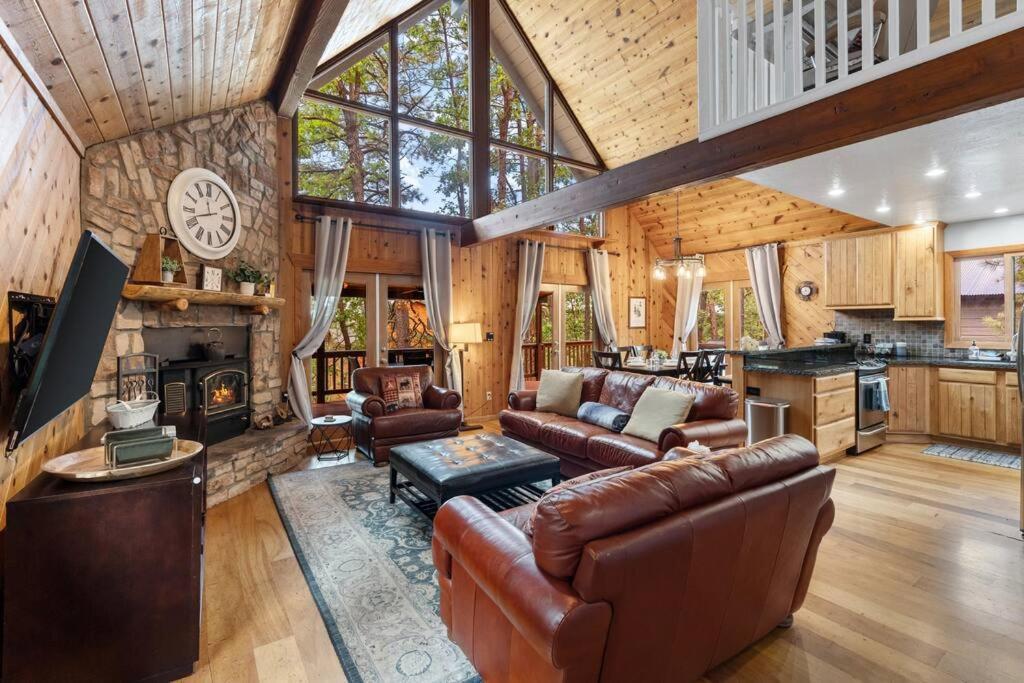 Luxury Cabin Oasis Getaway Heart Of Munds Park ภายนอก รูปภาพ