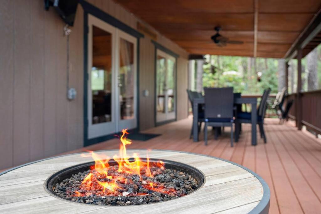 Luxury Cabin Oasis Getaway Heart Of Munds Park ภายนอก รูปภาพ