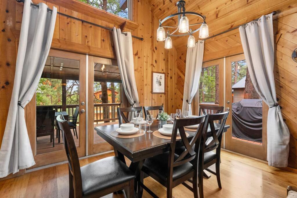 Luxury Cabin Oasis Getaway Heart Of Munds Park ภายนอก รูปภาพ